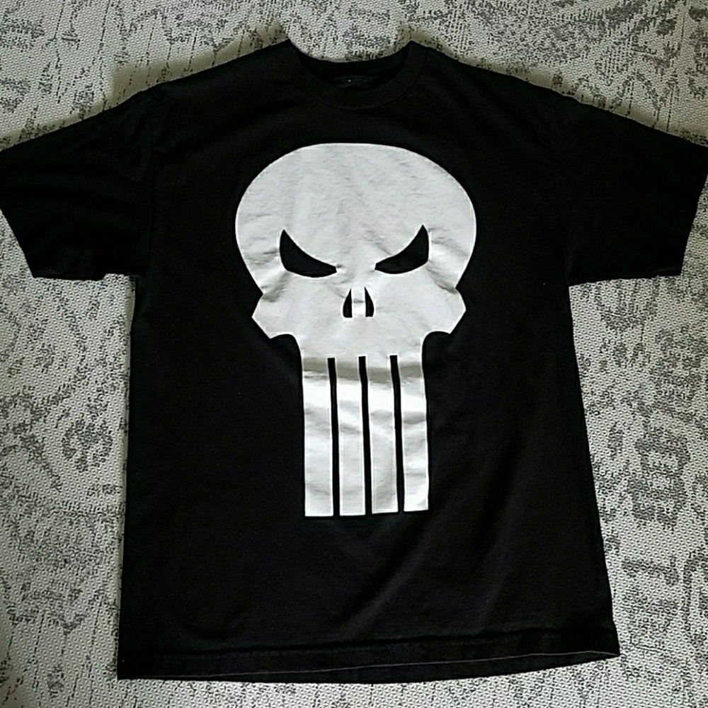 Black and white punisher shirt, Marvel brand.